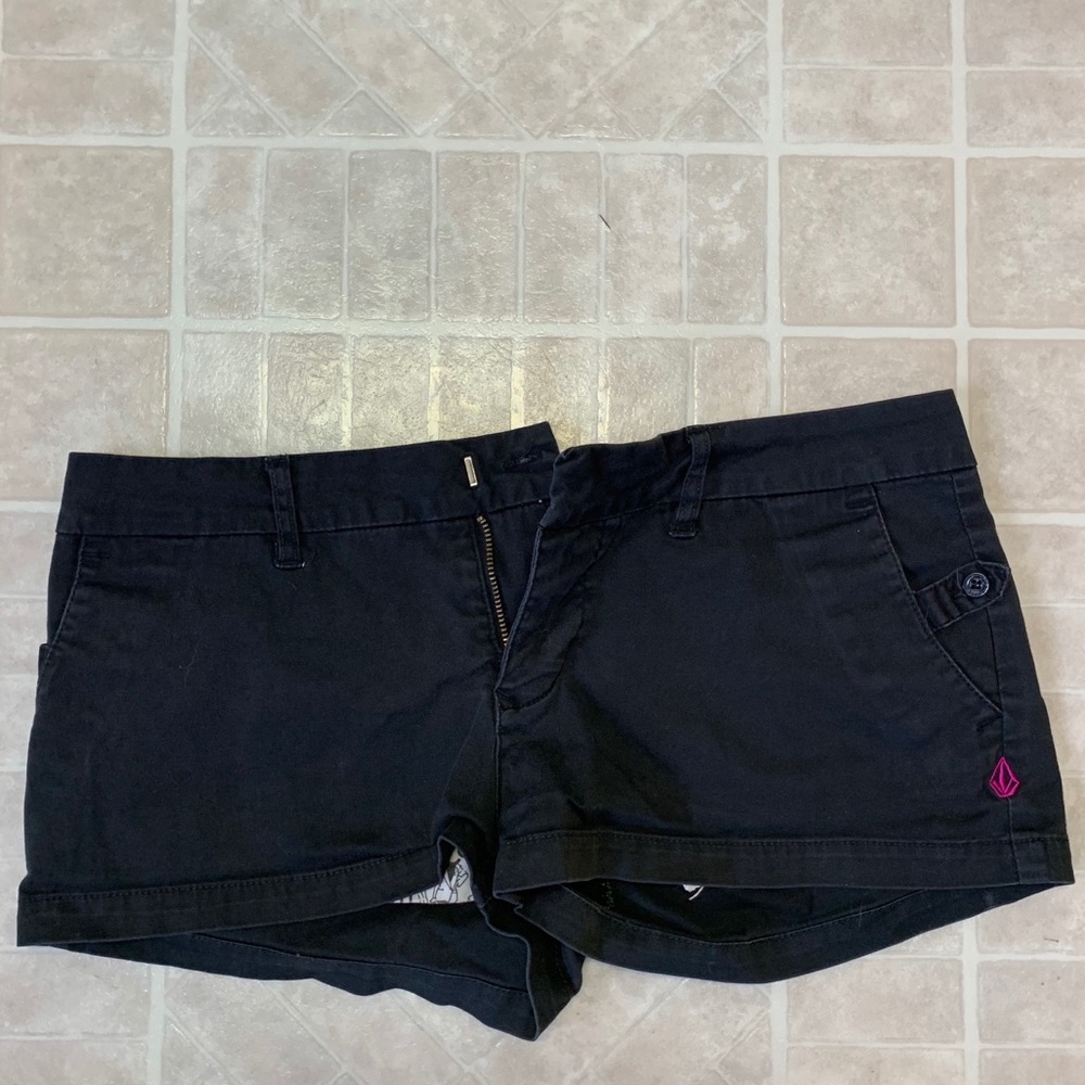 Volcom shorts